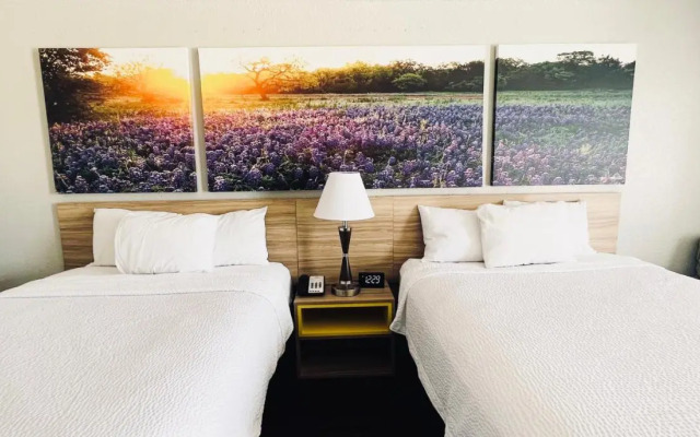 Days Inn by Wyndham Canton