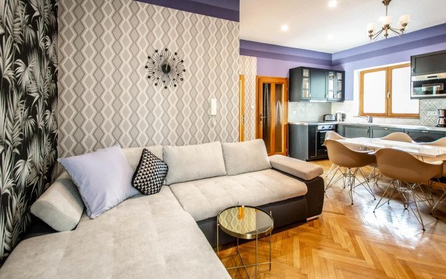 National Museum 3BDR Golden Stork Spot