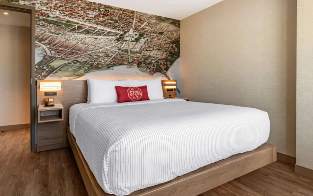 Cambria Hotel Washington D.C. Navy Yard Riverfront