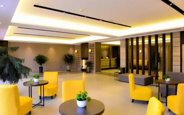 Homeinn Plus Hotel (Dunhua Railway Station)