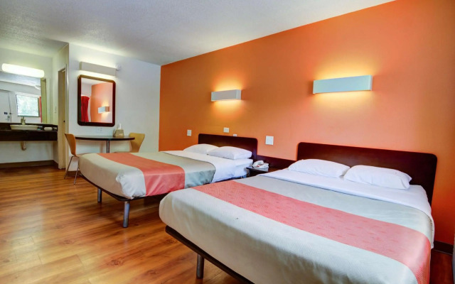 Days Inn by Wyndham Kansas City Northeast