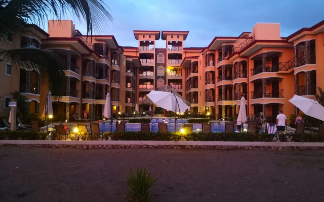 Beachfront Jaco Condos - Fully Equipped - 6 Pax