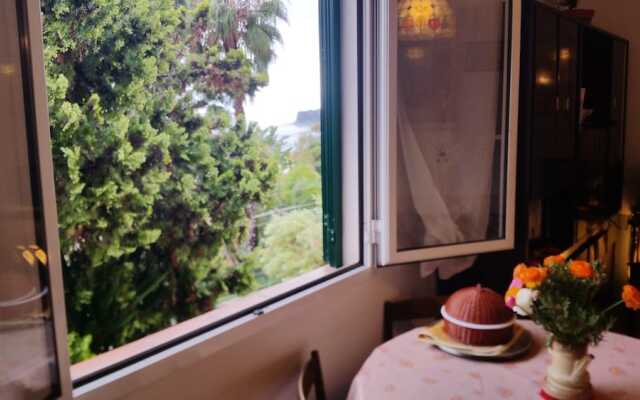 Apartment With 2 Bedrooms in Ospedaletti, With Wonderful sea View and Enclosed Garden Near the Beach