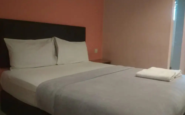 OYO 89773 New Eastern Hotel