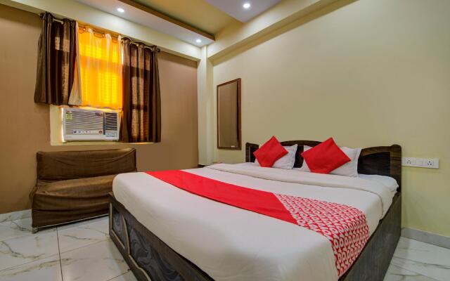 OYO 9658 Hotel Madhuram