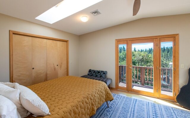 The Oaks Home features Private Disc Golf Course by RedAwning