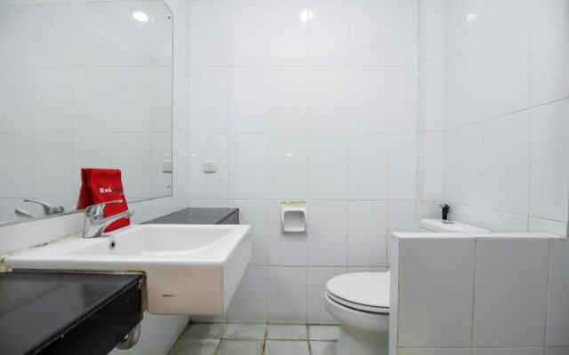 Hotel Emia by RedDoorz