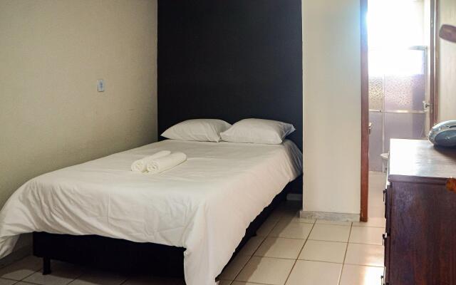 Apto 3Qts Cond. c/ piscina a 600m da Praia CEE202