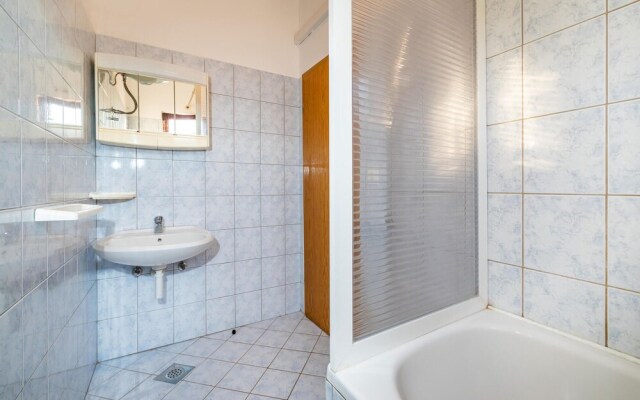 Awesome Apartment in Modric With 2 Bedrooms and Wifi