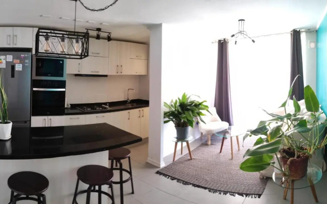 Departamento frente a aeropuerto