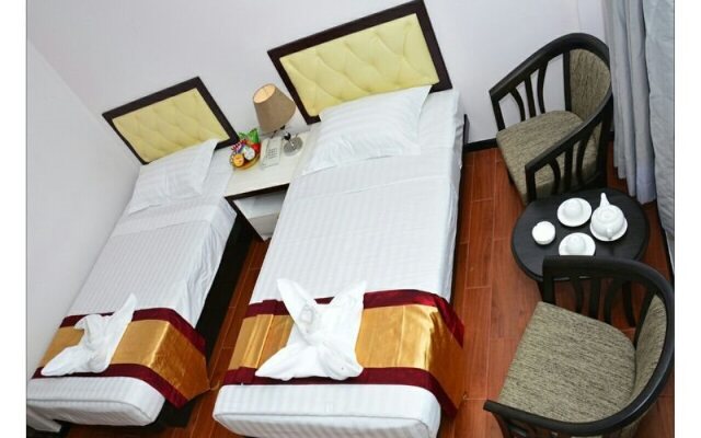 Platinum River View Hotel
