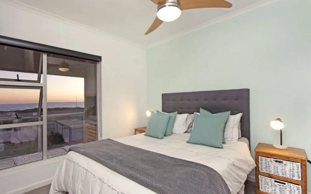 Big Bay Beach Club 43