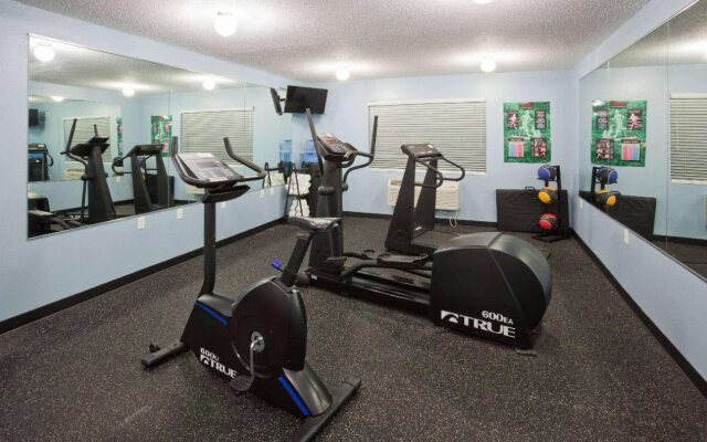 AmericInn by Wyndham Shakopee Near Canterbury Park