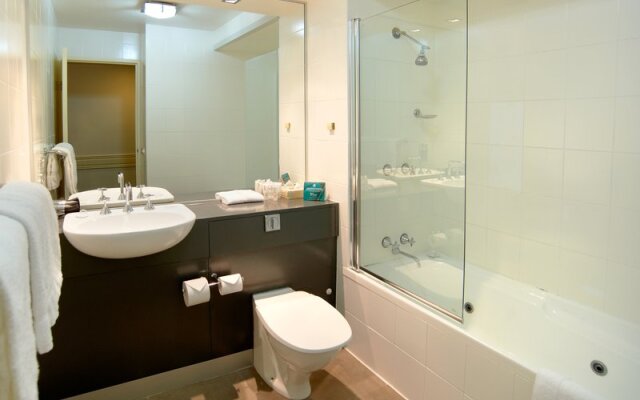 Quality Suites Beaumont Kew