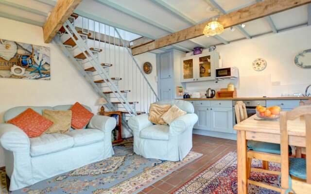 Quaint Holiday Home in Whitland With Garden