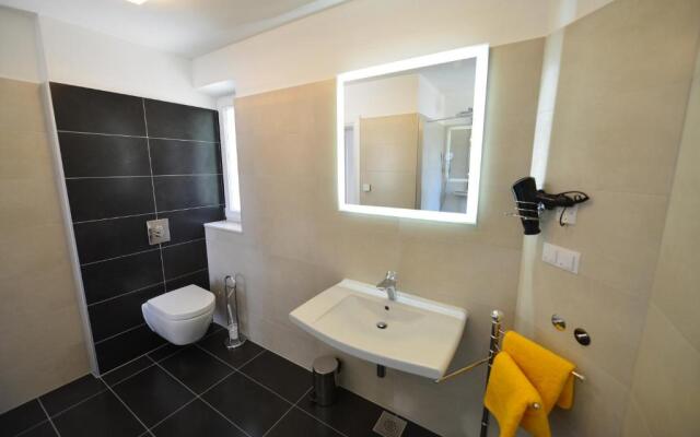 Apartments Petrovac