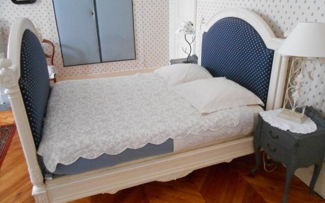 Château de Saint Michel de Lanès