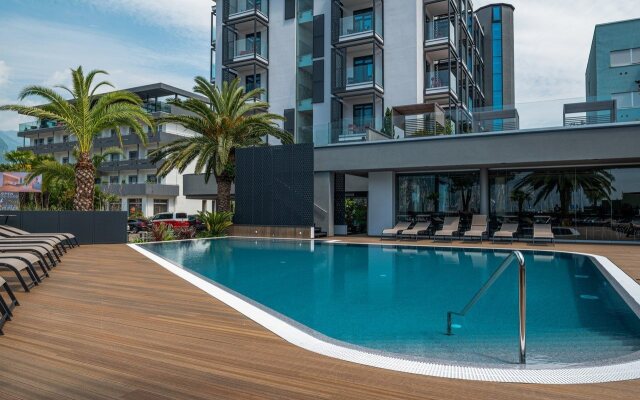 Lake Front Hotel Mirage