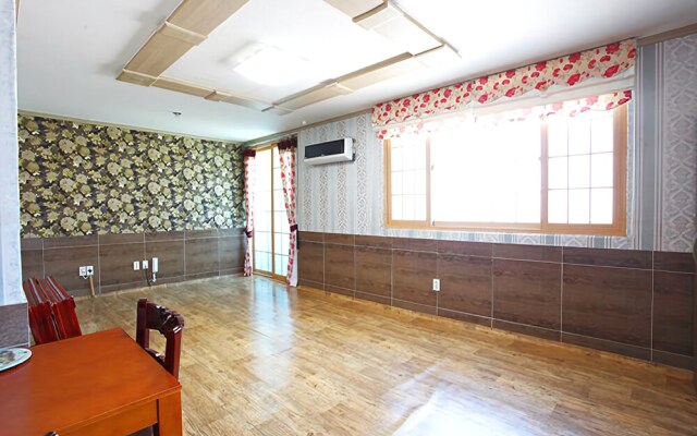 Geojedohaeyang Pension