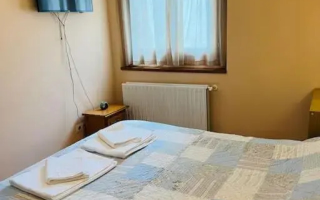 Luxury Apartment Llops HUT-7760 , 5 pax