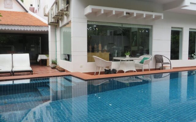 Samrach Boutique Hotel