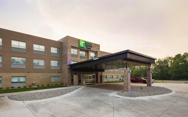 Holiday Inn Express and Suites Portage, an IHG Hotel