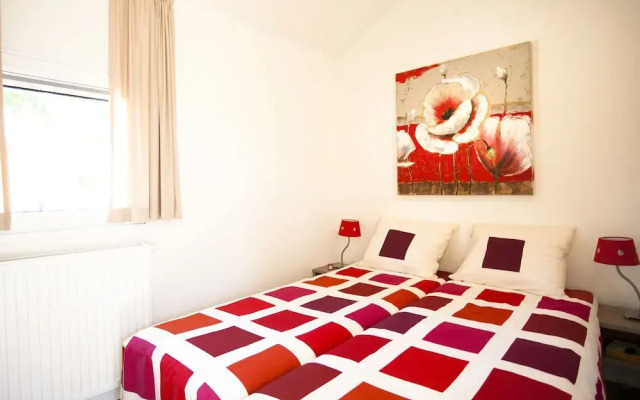 Enchanting Chalet 600 m From the sea