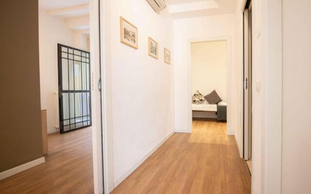 Leoncino Apartment