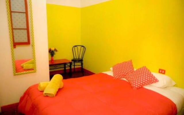 Hostal Retro House