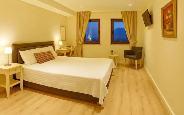 Arktos Hotel Double Room With Mountain View