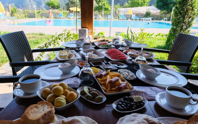 Apella Hotel
