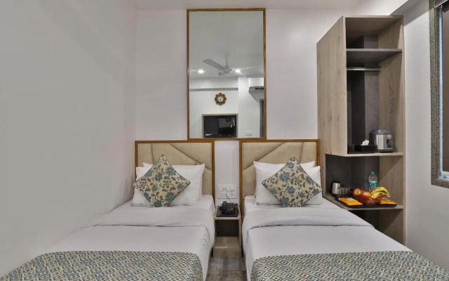 OYO Rooms Near Station Gulambaba Road 2