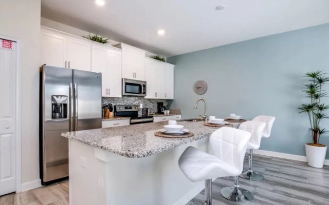 Upscale Champions Gate Townhome - 4 Bed