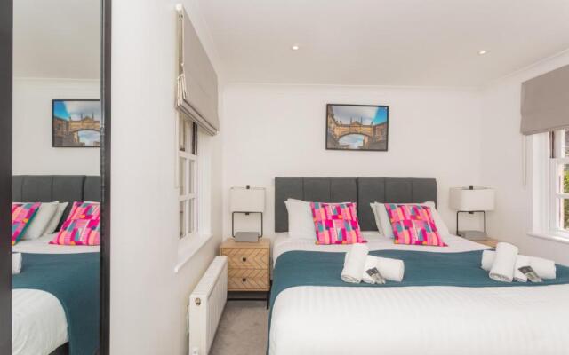 Crescent Mews