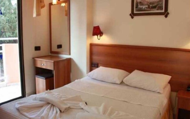 Mutlu Apart Hotel