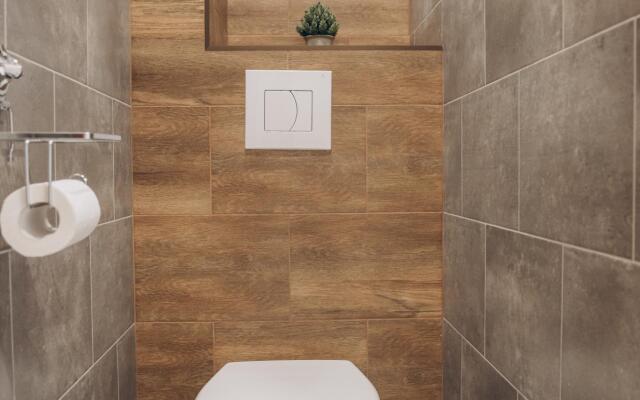 LovelyHome 39 (ЛавлиХоум 39) на улице Набережная Трибуца 43