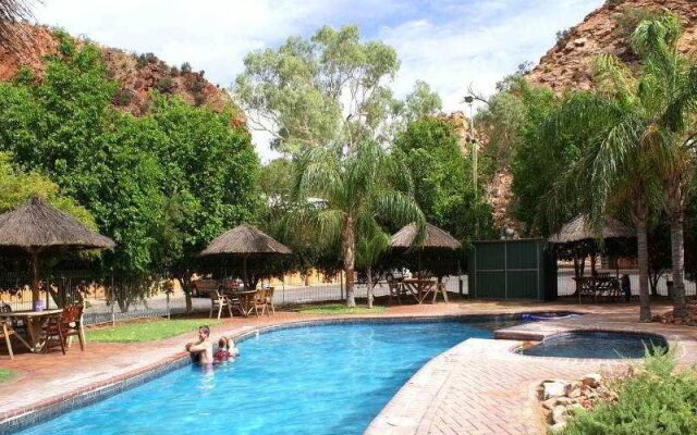 Heavitree Gap Outback Lodge