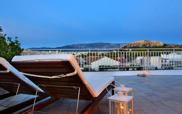Stylish studio loft with Superb balcony
