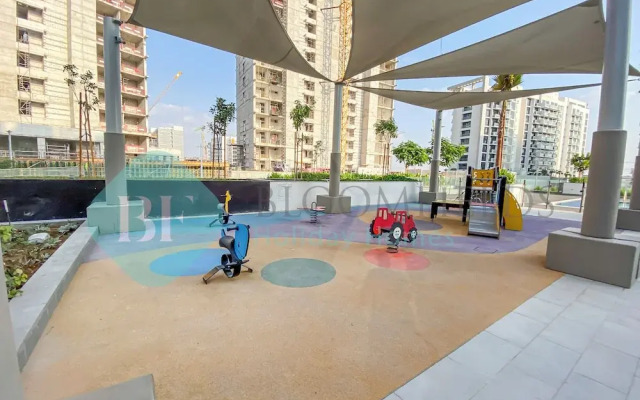 Bloomfields Modern STU Azizi Riviera