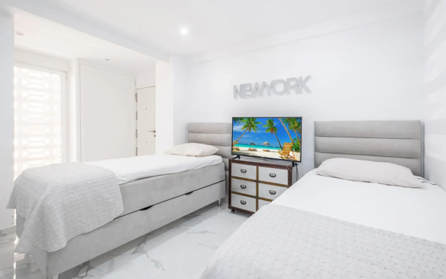 Copacabana Deluxe 1-A Levante Beach