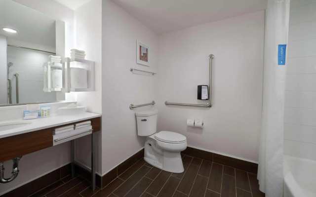 Hampton Inn & Suites by Hilton Montreal-Dorval