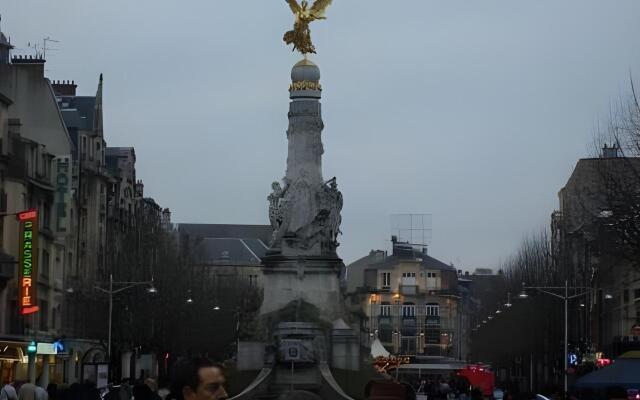 Brit Hotel Essentiel Reims Taissy