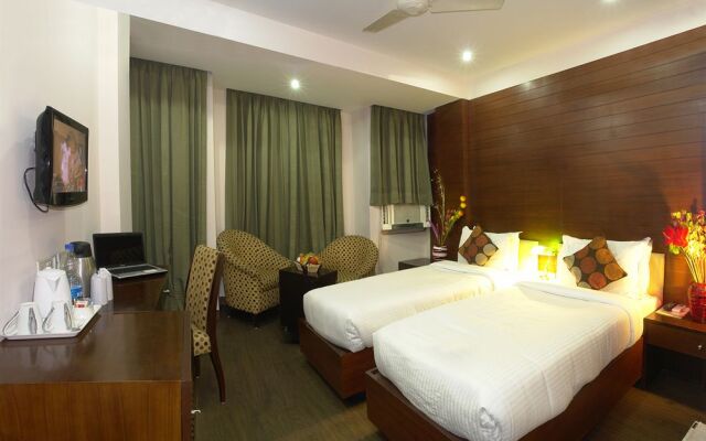 Hotel Crest Inn