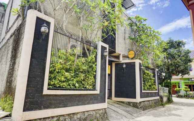 SPOT ON 90146 Sugianto Guesthouse Syariah