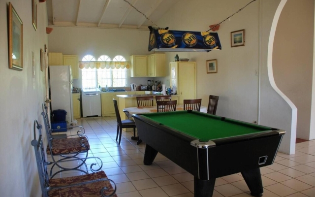 4-bed With En-suite Bathrooms Villa in Bethel