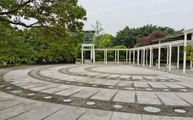 Brilliance Garden Hotel