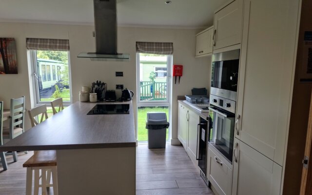 Maple 2 Bedroom Luxury Lodge in Mid Wales