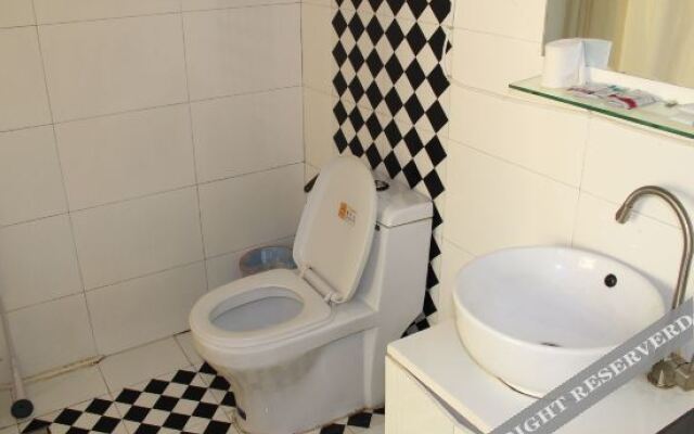 City Express Inn (Heze Railway Station, Zhonghua Road)