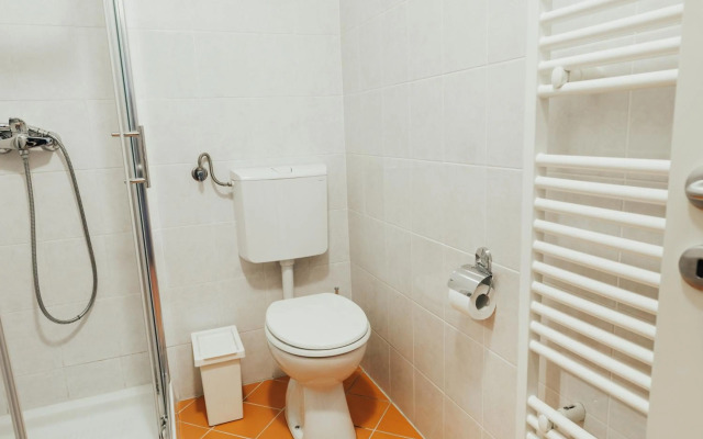 Layer's Art Residences