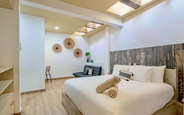 3br. Exclusive TH W/spacious Roof & Private Pool